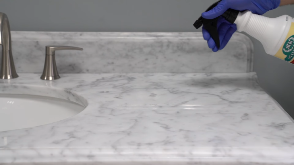 ¿Cómo limpiar el mármol blanco sin grandes gastos?